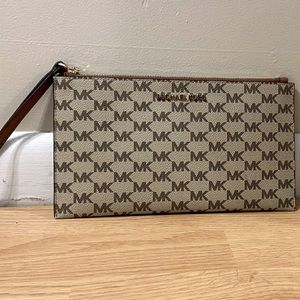 Michael Kors Wristlet